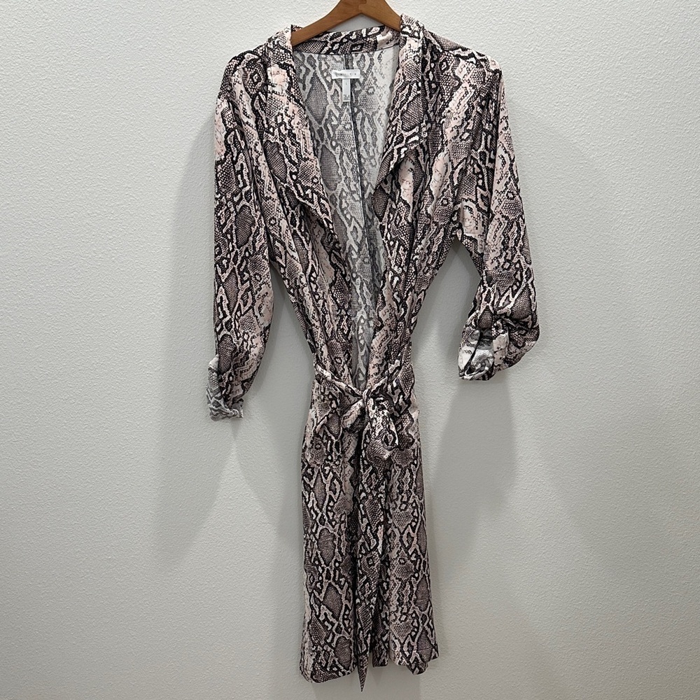 Leith Nordstrom Women's Snake Print Robe house robe large belt and pockets